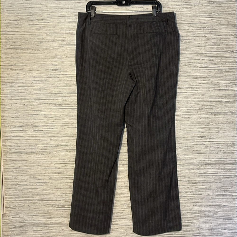 Tailored Confidence – Apt. 9 Charcoal Pinstripe Dress Pants Size 14 (775) - Picture 5 of 5